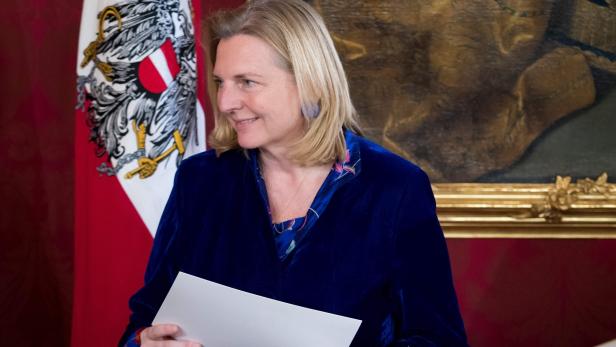 Außenministerin Karin Kneissl
