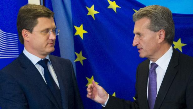 Russlands Energieminister Alexander Novak und EU-Energiekommissar Günther Oettinger