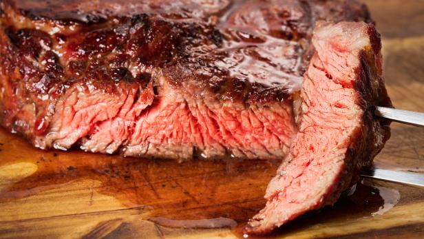 Steak ist abends nicht bekömmlich, sagt ein US-Promi-Trainer.