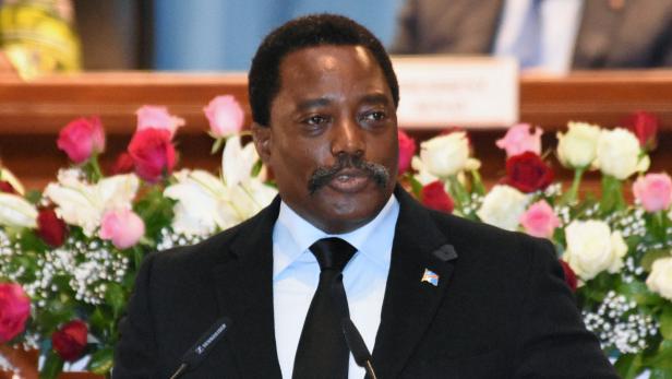 Democratic Republic of Congo&#039;s President Joseph Kabila addresses the nation at Palais du Peuple in Kinshasa, Democratic Republic of Congo April 5, 2017. REUTERS/Kenny Katombe