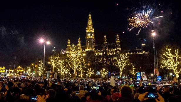 Der Silvesterpfad in der Wiener Innenstadt lockte tausende Besucher an.