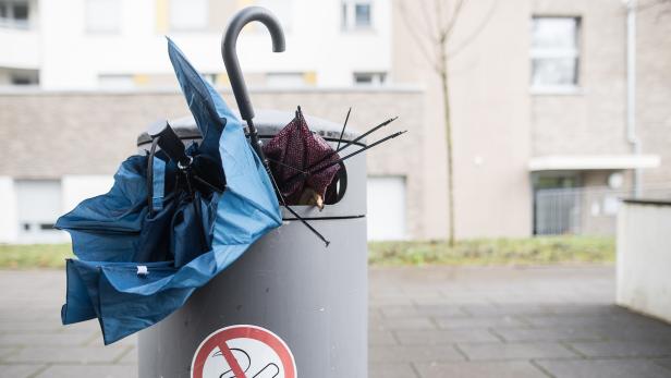 69-Jährige attackierte in Wien Polizisten mit Regenschirm