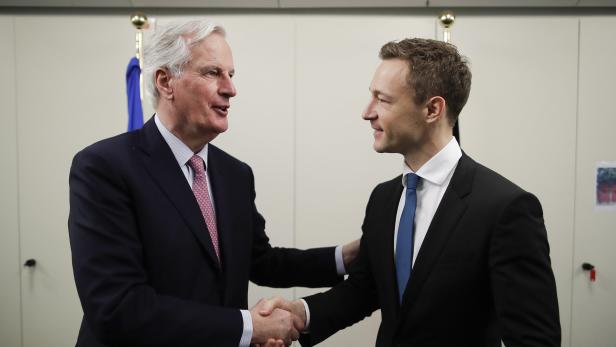 Michel Barnier mit Gernot Blümel in Brüssel.