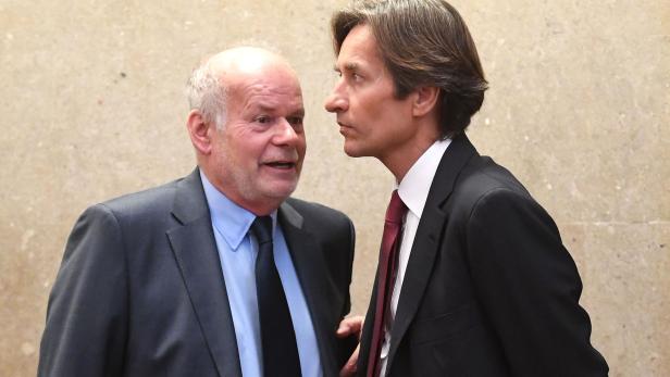 Karl Heinz Grasser mit seinem Anwalt Manfred Ainedter