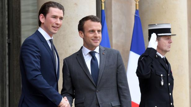 Sebastian Kurz beim Fototermin mit Emmanuel Macron