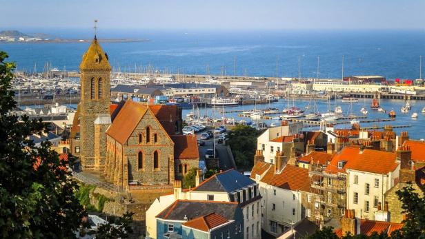 St. Peter Port auf Guernsey ist die schönste Stadt der Kanalinseln.