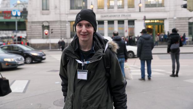 Florian lebte zwei Winter lang auf der Straße. Im Rahmen der Tour „Wien – mein giftiger Gürtel“ schildert er seine Stationen und Erfahrungen