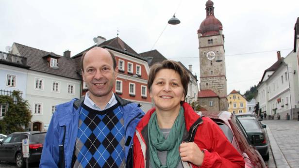 Fühlen sich in ihrer Heimatstadt sicher: Aloisa und gottfried Fahrnberger