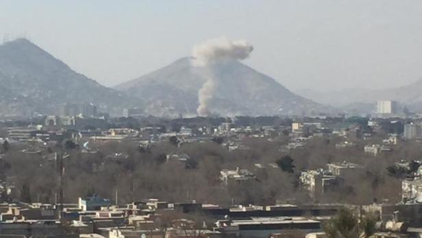 Rauchschwaden über Kabul