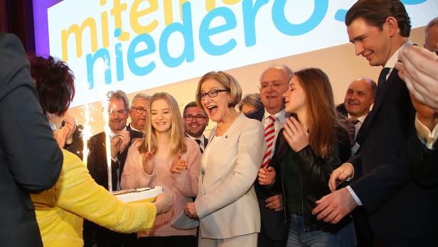 Mikl-Leitner und die ÖVP feiern