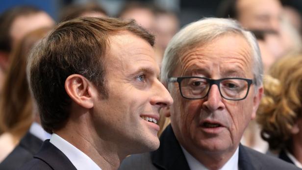 Frankreichs Präsident Macron (l.) und EU-Kommissionspräsident Juncker.