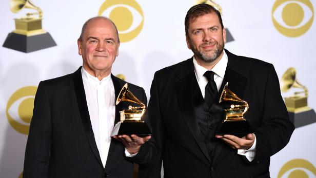 Hans Graf (links) bei der Grammy-Verleihung