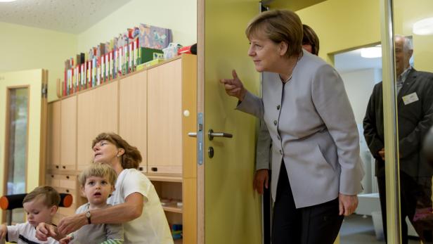 Merkel stimmt zu, dass der Bund mehr in Kitas und Schulen investiert