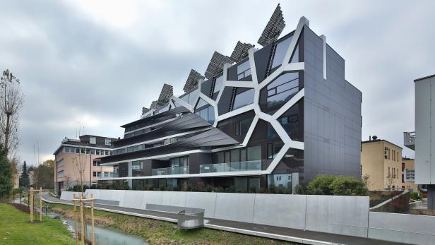 Das futuristisch anmutende &quot;Marxer active energy building&quot; in Liechtenstein.