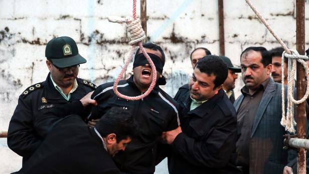 Tod durch den Strang - im Iran werden im Schnitt drei Menschen pro Tag hingerichtet