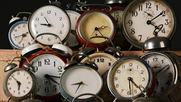 Noch gehen die Uhren nach der Regel: zwei Mal jährlich um eine Stunde umstellen