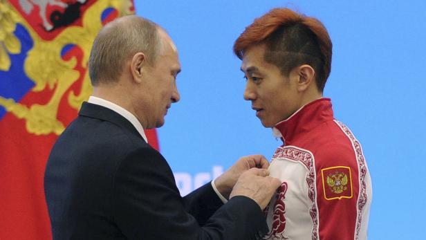 Viktor Ahn (re. mit Präsident Wladimir Putin) ist der größte gesperrte Star.