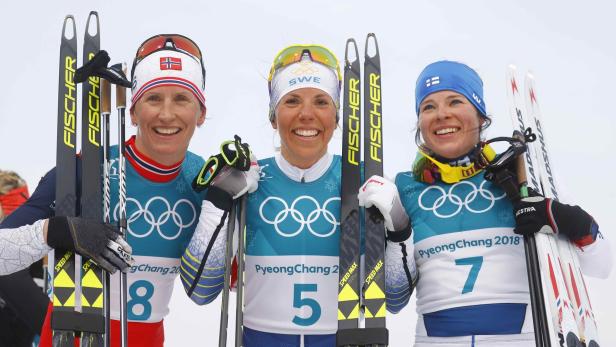 Marit Björgen, Charlotte Kalla und Krista Pärmakoski holen erste Medaillen.