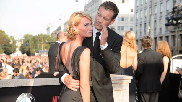 Weltpremiere Mission Impossible Rouge Nation in Wi Armin Assinger kam mit seiner Freundin Sandra Schranz
