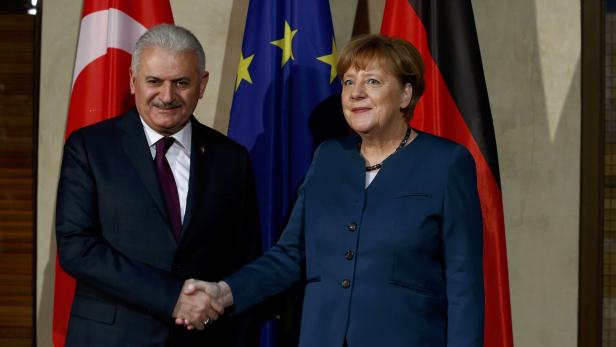 Yildirim und Merkel bei einer Begegnung im Vorjahr