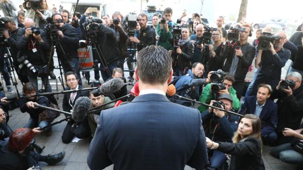 Massiv im Fokus der Medien: FPÖ-Chef Strache nimmt diese nimmt nun selber ins Visier