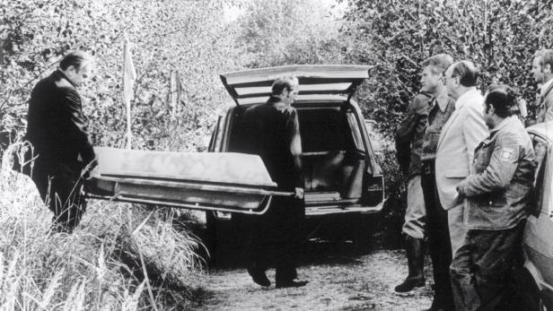 1981: Die Leiche Ursula Herrmanns wird abtransportiert