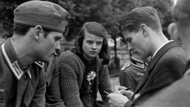 Sie wollten nicht tatenlos zusehen: Hans Scholl, Sophie Scholl und Christoph Probst (v. li.), Mitglieder der „Weißen Rose“