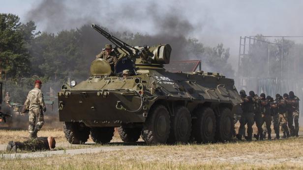 UKRAINE CRISIS NATIONAL GUARD TRAINING
