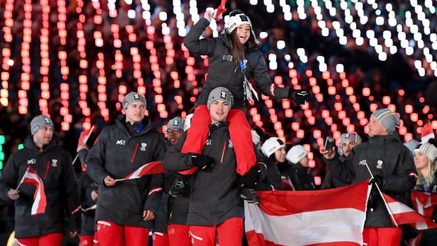 Rodlerin Madeleine Egle, Bronzemedaillengewinnerin mit der Team-Staffel, führte die österreichische Delegation an. Die 19-Jährige war als Einzige von den Medaillengewinnern aus dem ÖOC-Team noch in Südkorea.