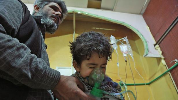 Syrisches Kind nach mutmaßlichem Chemiewaffen-Angriff