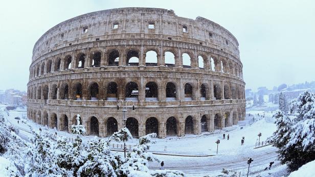 Colosseum. Schnee. Ungewöhnlich.
