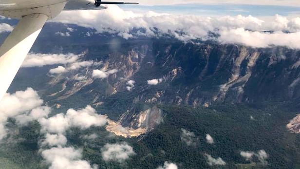 Südliches Hochland von Papua-Neuguinea aus dem Flugzeug