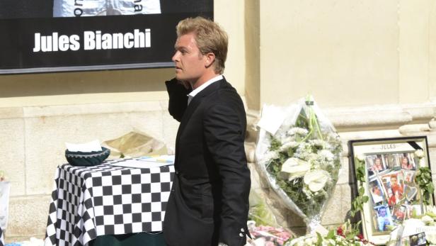 Betroffen: Jules Bianchi ist der erste Formel-1-Tote seit 1994, die Piloten (im Bild: Nico Rosberg) wollen am Sonntag für ihn fahren.