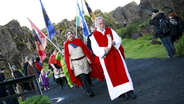 Schräg, aber anerkannt: Die Asatru-Gemeinde verehrt nordische Götter