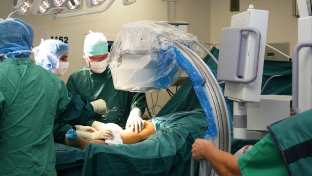 Operation im Krankenhaus Gmünd.