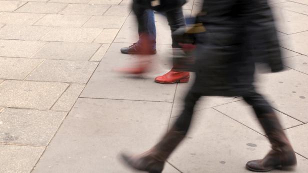 „Vier zusätzliche Lebensjahre einfach durch Gehen gewinnen“ geisterte jedenfalls als Meldung durch die Medien. Ist es wirklich so einfach? Es gibt tatsächlich gute Studien, die sich genau angesehen haben, wie viel Bewegung welchen gesundheitlichen Nutzen hat. Die Ergebnisse sind sowohl ermutigend als auch ernüchternd.