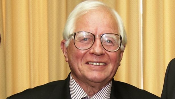 Ernst Trost bei der Verleihung des Leopold Kunschak-Pressepreis 2011