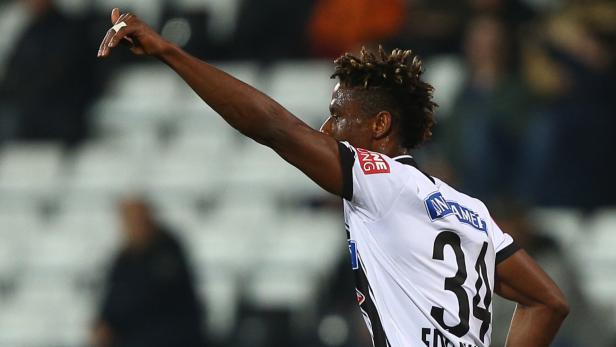 Fingerzeig: Bright Edomwonyi feierte seinen Treffer zu Sturms 3:2.
