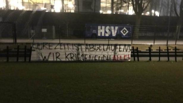 HSV-Spieler bedroht - elf Kreuze am Trainingsplatz