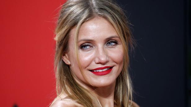 Cast member Cameron Diaz poses on the red carpet to promote the movie &quot;Sex Tape&quot; in Berlin September 5, 2014.REUTERS/Fabrizio Bensch (GERMANY - Tags: ENTERTAINMENT HEADSHOT)