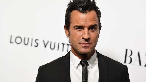 Justin Theroux attends &#039;An Evening Honoring Louis Vuitton and Nicolas Ghesquiere&#039; at Alice Tully Hall at Lincoln Center on November 30, 2017 in New York City. / AFP PHOTO / ANGELA WEISS