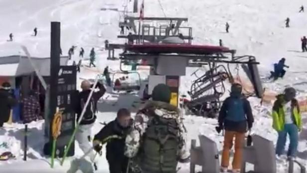 Video: Passagiere aus Skilift in Georgien geschleudert