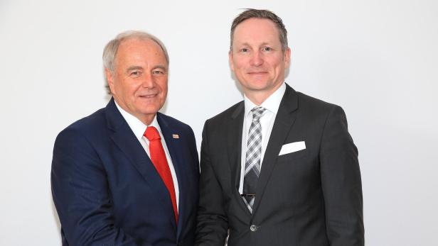 WINDISCHGARSTEN,AUSTRIA,18.MAR.18 - TENNIS - OETV general assembly. Image shows honorary president Robert Gross and president Werner Klausner (OETV). Photo: GEPA pictures/ Mario Buehner