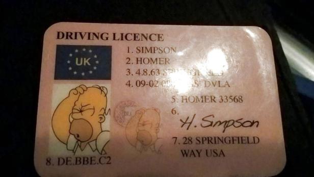 Polizei stoppte Fahrer mit Simpson-Führerschein