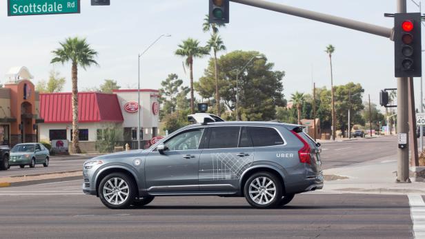 Ein selbstfahrendes Uber-Auto in Arizona