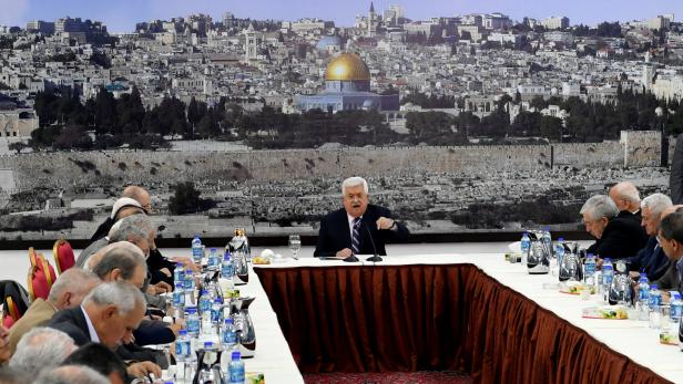 Palestinian President Mahmoud Abbas gestures as he speaks during a meeting with the Palestinian leadership in Ramallah, in the occupied West Bank March 19, 2018. Palestinian President Office (PPO)/Handout via REUTERS ATTENTION EDITORS - THIS PICTURE WAS PROVIDED BY A THIRD PARTY. NO RESALES. NO ARCHIVE.
