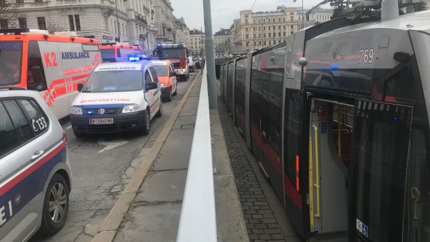 Auffahrunfall von zwei Straßenbahnen in Wien
