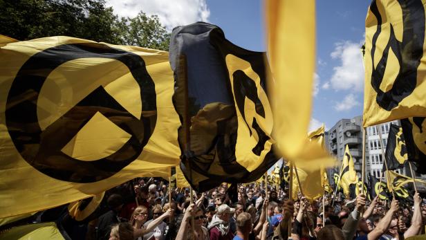 Identitarian Movement demontrates in Berlin