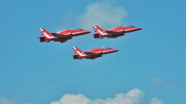 Flugzeug der Kunstflugstaffel Red Arrows in England abgestürzt