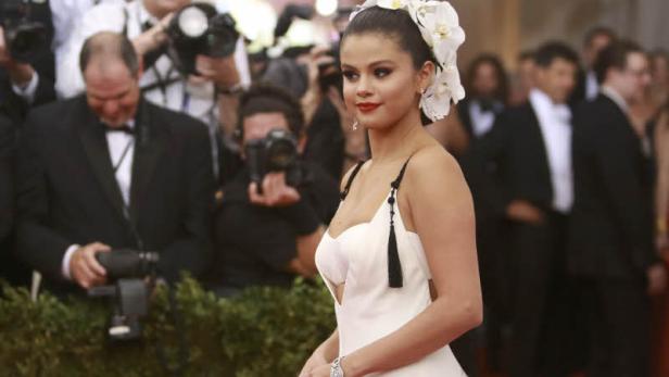 "Sieht die fett aus": Selena & Co wehren sich